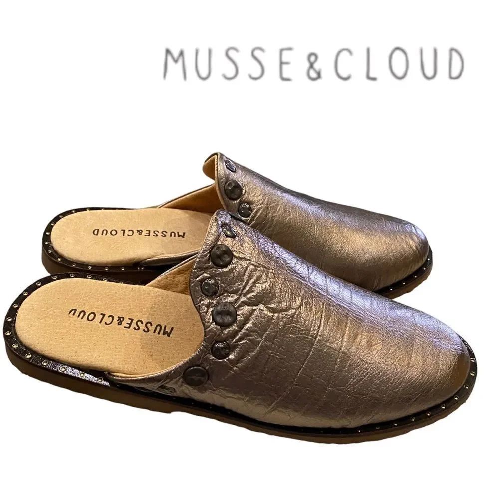 MUSSE & CLOUD Izzie Women's Gold Slide Clogs Mules NEW 6